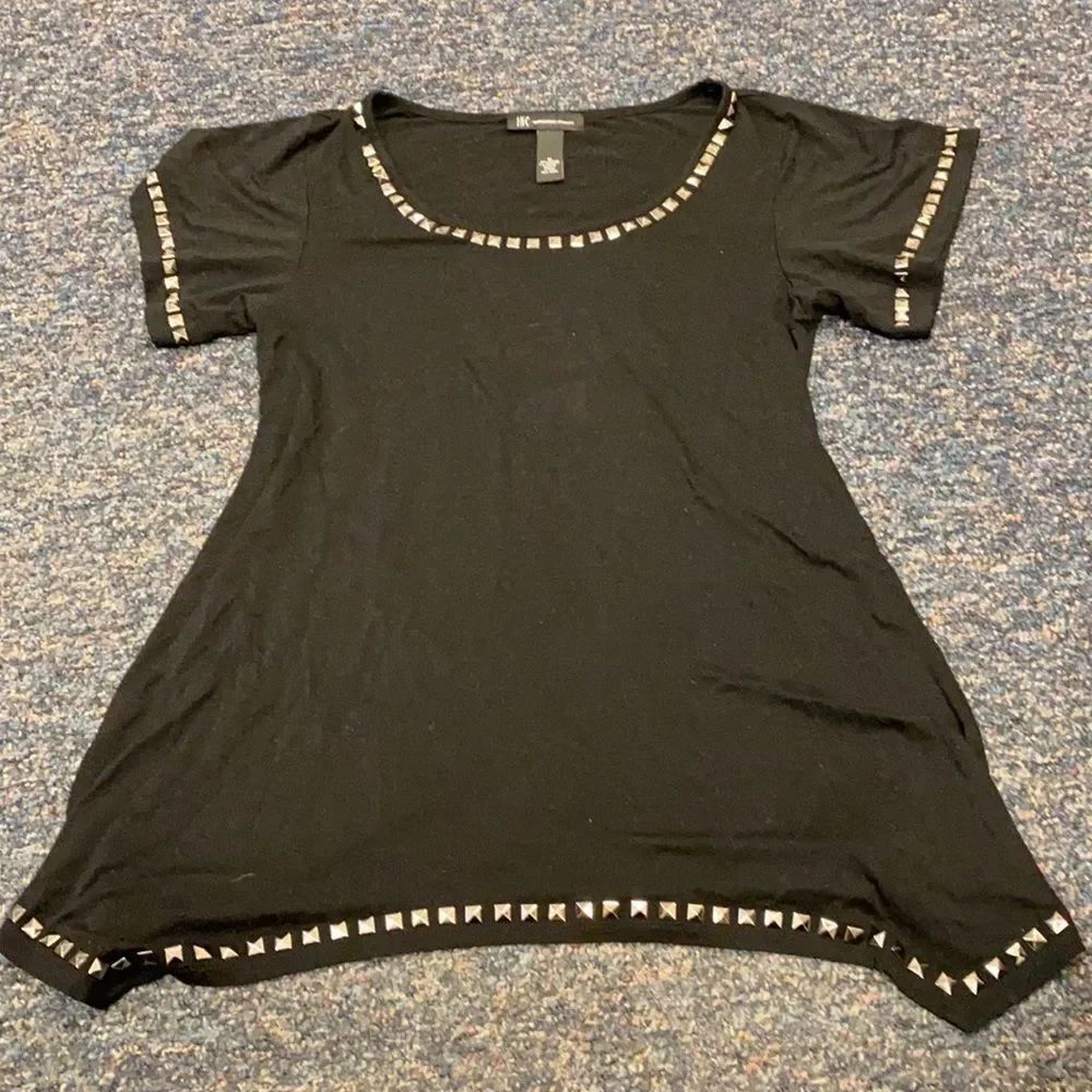 International Concepts Jeweled Top sz. M